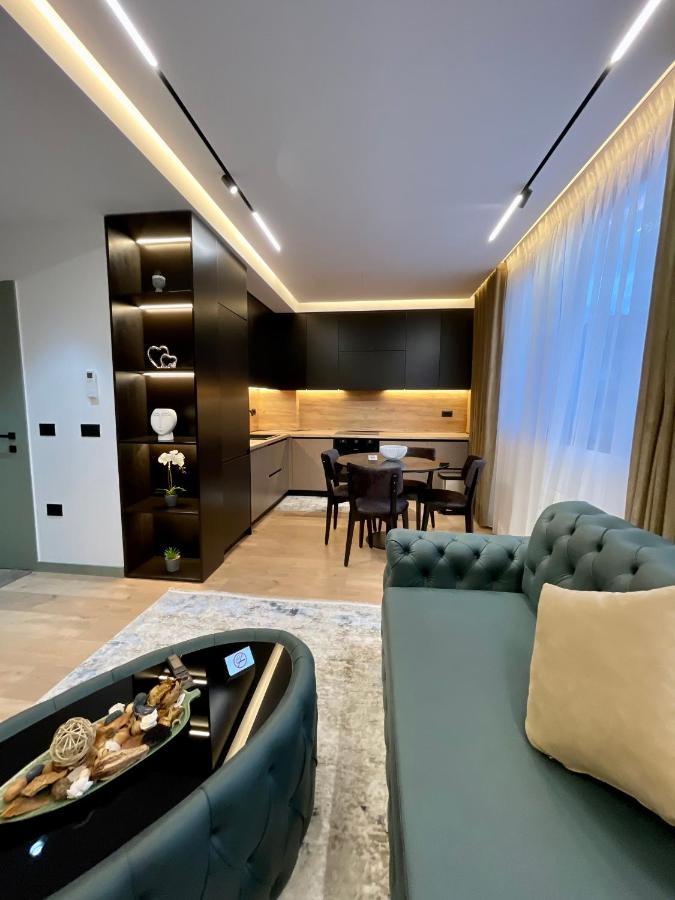 Queens Luxury