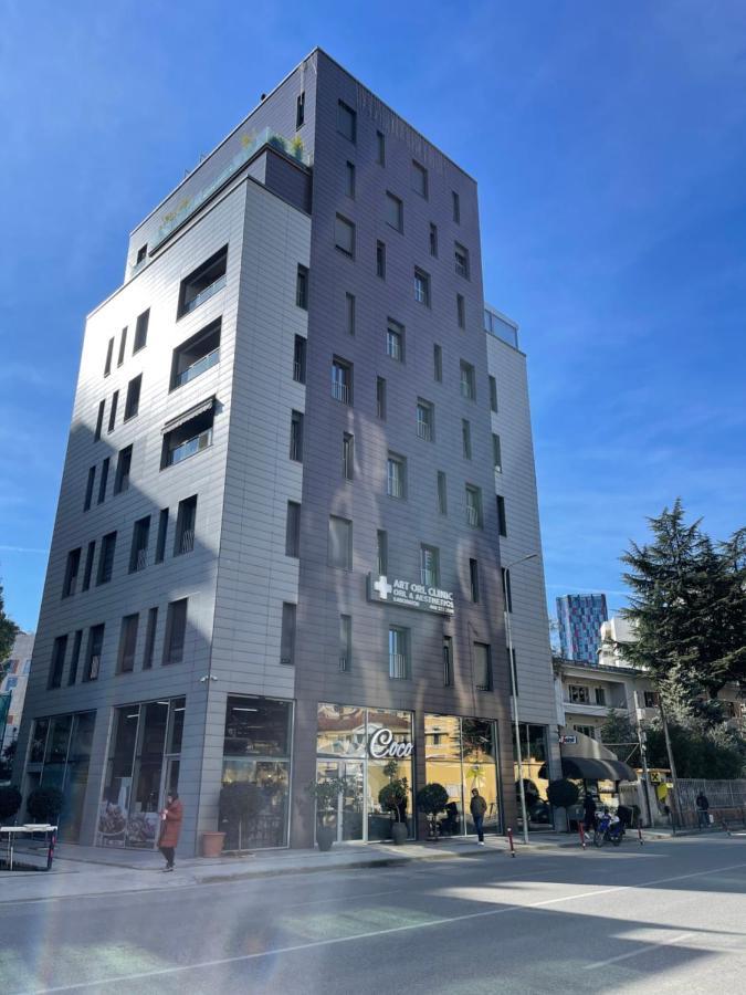 Queens Luxury * Tiranë